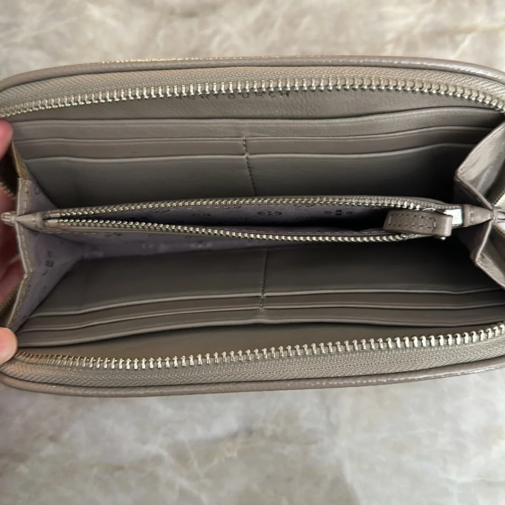 Tory Burch wallet - Picture 3 of 4